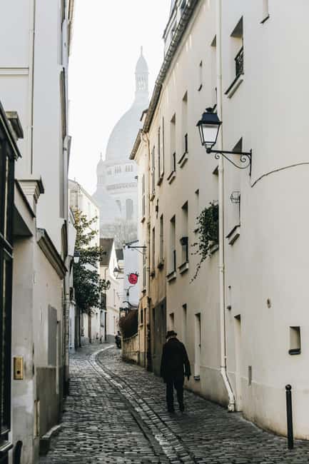 Paris: Montmartre hidden gems walking Tour with Local Guide - Sacré-Cœur and the Sacred Heart mosaic plus city views