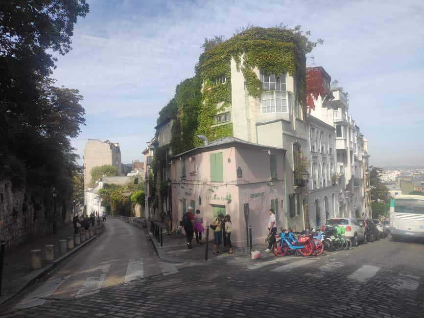Paris : Montmartre highlights walking tour - Price and value at about $29 per person