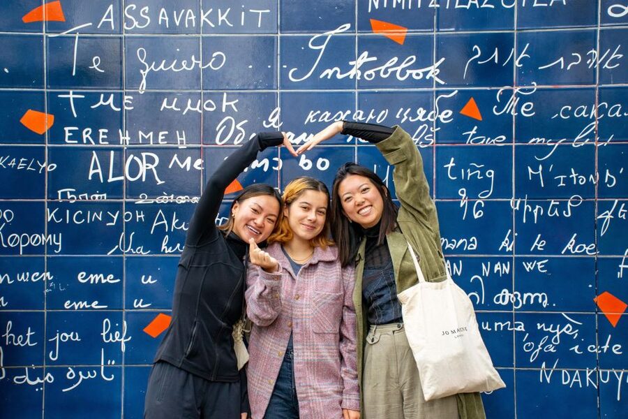Paris Montmartre Highlights Walking Tour - Small Group - La Maison Rose: quick stop, lasting effect