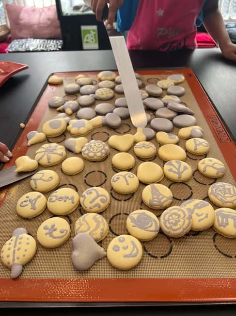Paris: Montmartre Macaron Baking Workshop - Filling your macarons: raspberry or mango-passion ganache plus 10 filling options