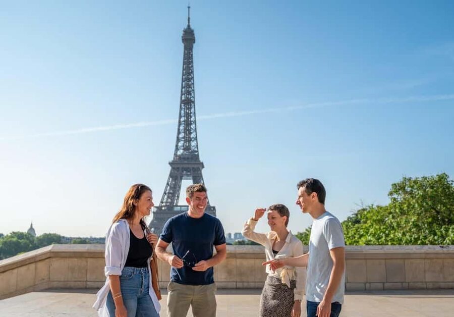 Paris: Montmartre, Notre-Dame, & Louvre Tour with Cruise - Louvre with priority entry: seeing the right things without losing the day