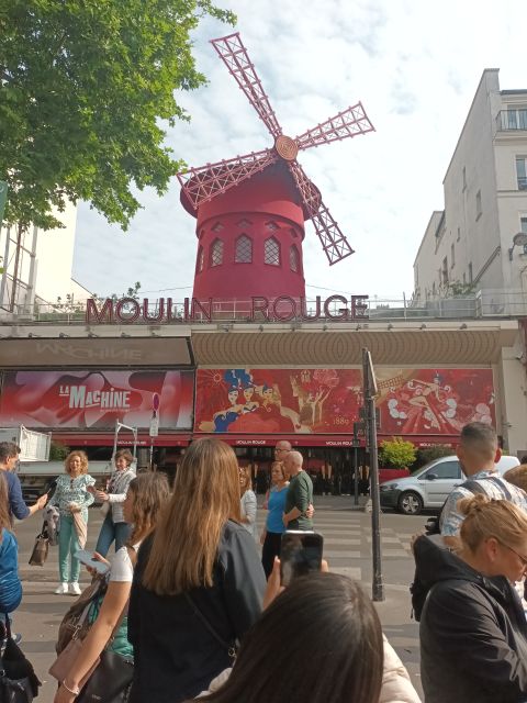Paris: Montmartre Small Group Guided Walking Tour - Abbesses and the Wall of Je t’aime: Modern Art in a Real Neighborhood