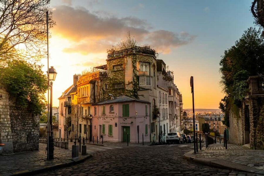 Paris: Montmartre. The old artist village+its unique charm. - Why Montmartre Was the Artists’ Village, and Why It Still Matters