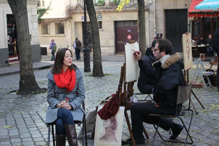 Paris: Montmartre Tour with Local Guide - Meet at Metro Blanche and get your bearings fast