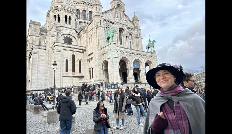Paris: Montmartre Tour with Sacré-Cœur (Wine Tasting Option) - Montmartre’s artist spirit, told street by street