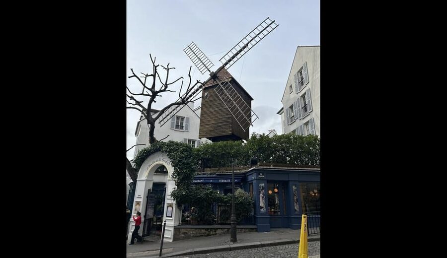 Paris: Montmartre Tour with Sacré-Cœur (Wine Tasting Option) - Rue de l’Abreuvoir and La Maison Rose for that “I’m really here” feeling