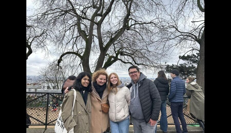 Paris: Montmartre Tour with Sacré-Cœur (Wine Tasting Option) - Sacré-Cœur steps and the basilica visit you can plan around