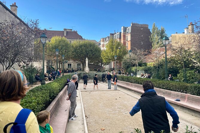 Paris Montmartre Walking Tour: Art & Rebel Legacy - Small Group - La Petite Maison Rose and Sacré-Cœur: the climb’s payoff