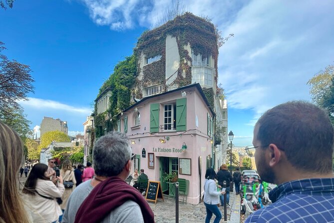 Paris Montmartre Walking Tour: Art & Rebel Legacy - Small Group - The portrait moment and what your guide gives you after