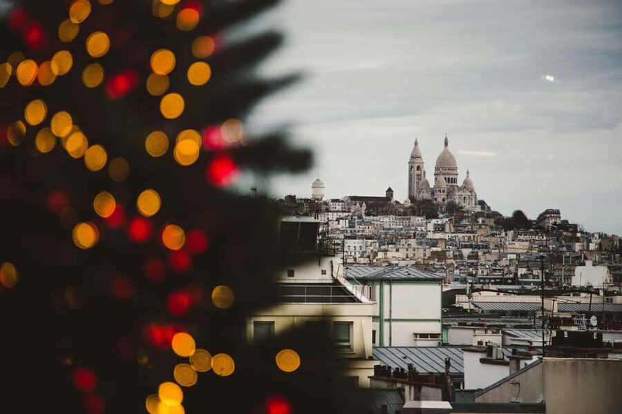Paris: Montmartre Walking Tour with Sacré-Cœur Basilica - Moulin Rouge to the Wall of Love: instant mood shift