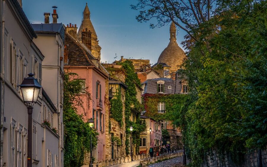 Paris: Montmartre Walking Tour with Sacré-Cœur Entry Option - Dalida’s Homes and Bust: Pop Stardom in a Historic Neighborhood
