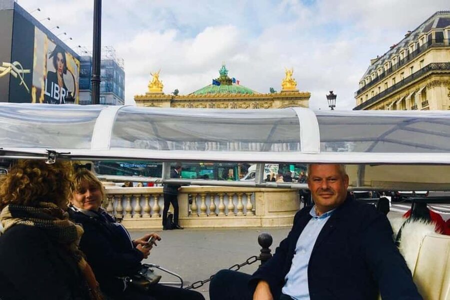 Paris: Most Iconic Monuments Guided Tour by Tuk Tuk - Moulin Rouge energy, then Montmartre and Sacré-Cœur