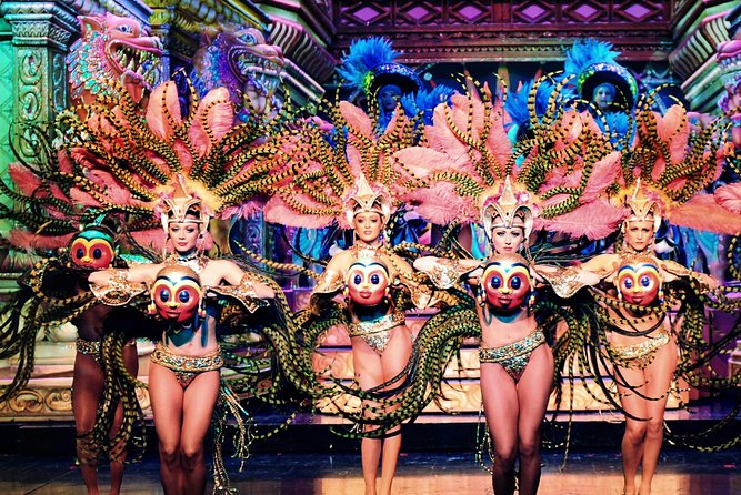 Paris Moulin Rouge Cabaret Show and Dinner - Seating and group size: how your table affects the vibe