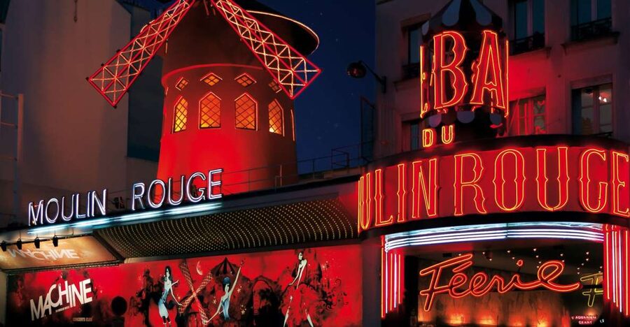 Paris: Moulin Rouge Cabaret Show Ticket with Champagne - Champagne service, and how to get the best view