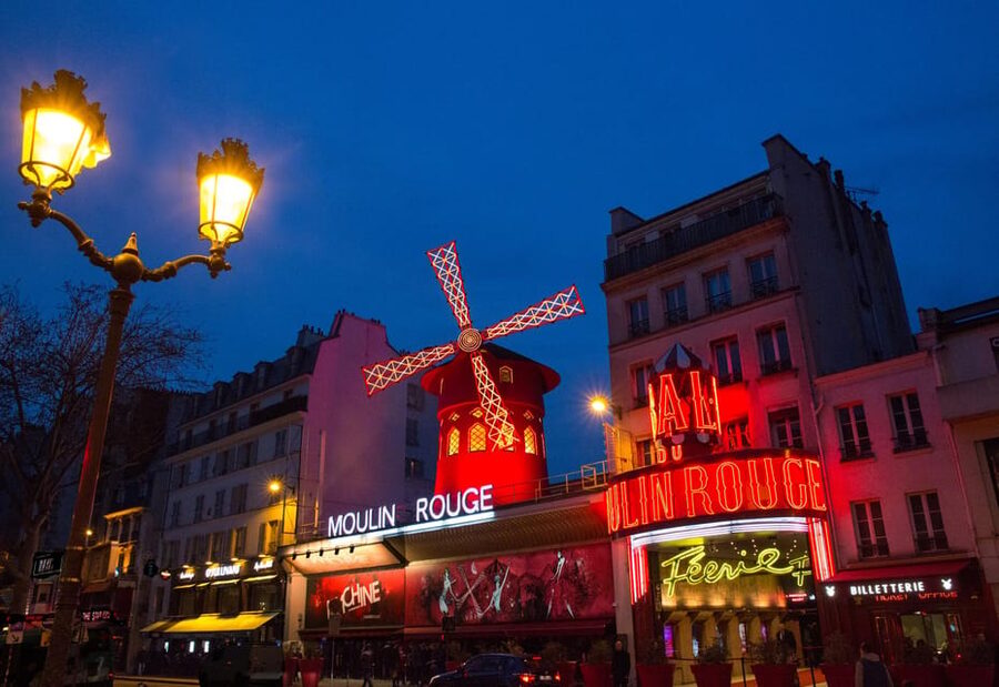 Paris: Moulin Rouge Show with Champagne and Drop-Off Service - Champagne with the show, what the half-bottle actually means