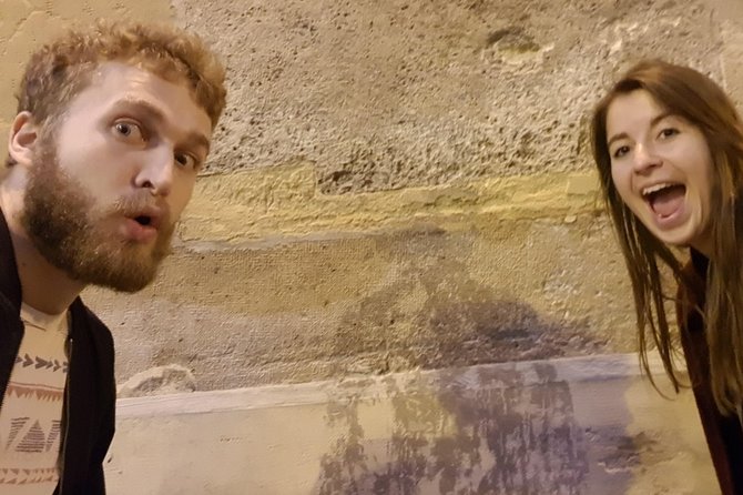 Paris Murder Mystery: Death on the Seine Quest and Tour - The Louvre, Arc de Triomphe, and why the big names are used