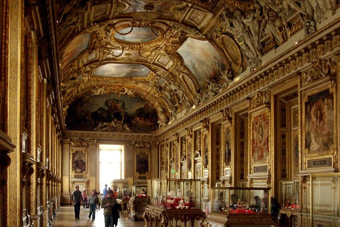 Paris Murders and Mysteries semi-private tour of the Louvre - Price and Value, plus What Is Not Included