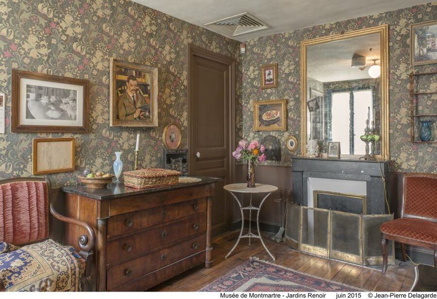 Paris: Musée de Montmartre and Gardens Entry Ticket - Bel Air House: walking into Montmartre’s oldest address