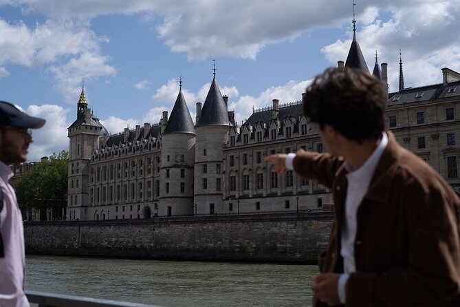 Paris Mysterious and Dark Stories Walking Tour - Small Group - Fontaine des Innocents and the Conciergerie: Cemetery Echoes and Revolution Nights