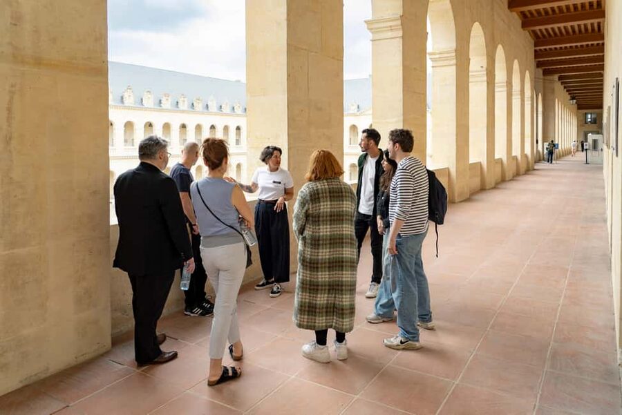 Paris: Napoleon’s Tomb & Invalides Small Group Guided Tour - Skipping lines and reserved entry, what that means for your day