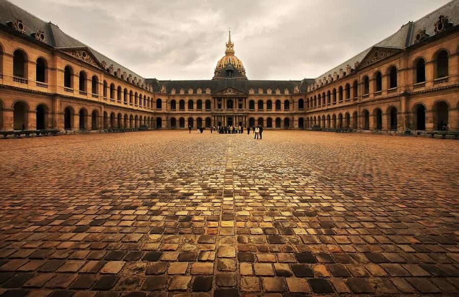 Paris: Napoleon Walking Tour with Les Invalides & Tomb Entry - Walking past Tuileries and the Louvre area without losing the story