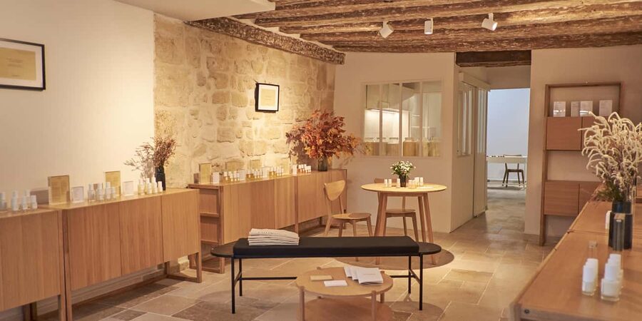 Paris: Natural Skincare Workshop About Skin Needs & Gestures - Arriving at Amalthea in the Marais: what the first minutes feel like