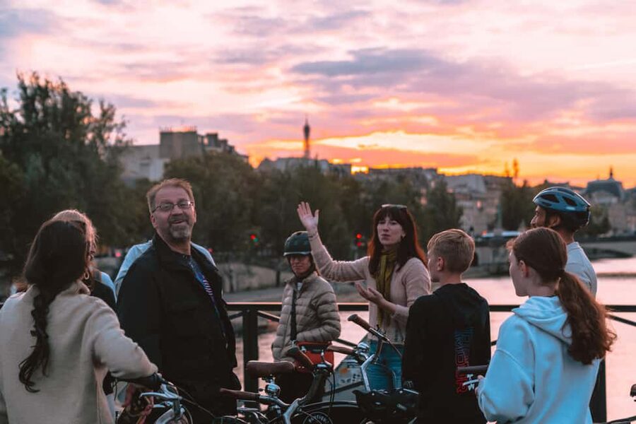 Paris: Night Small-Group Bike Tour and Boat Cruise - The Seine cruise finish: the part you’ll remember most