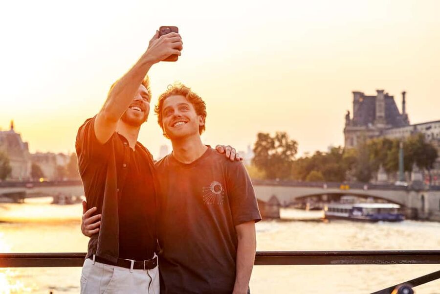 Paris: Night Small-Group Bike Tour and Boat Cruise - Price and value: how $79 stacks up for bike plus cruise