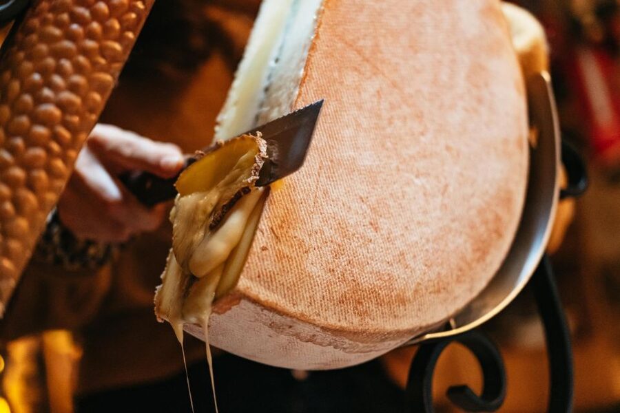 Paris: No Diet Club - Winter Unlimited Cheese Tour ! - Cheese, heat, and a 3-hour winter rhythm in Paris