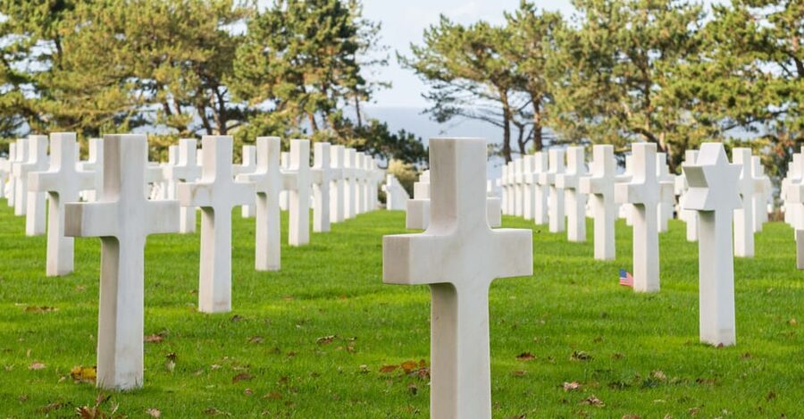 Paris: Normandy D-Day Sights Day Trip with Hotel Transfers - A tight 10-hour route from Paris to the Normandy beaches
