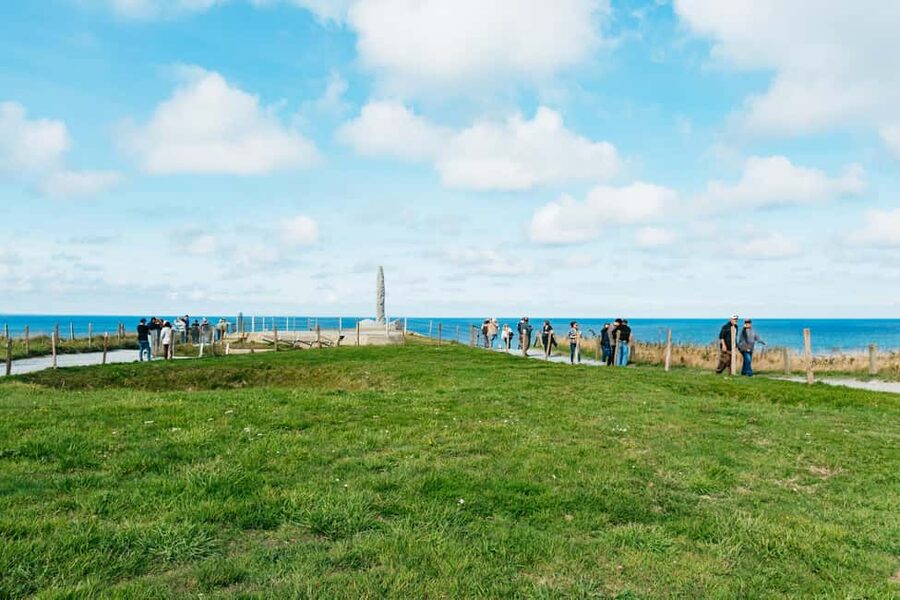 Paris: Normandy D-Day Sites Guided Day Trip with Lunch - Pointe du Hoc guided visit: craters, fortifications, and cliff assault context