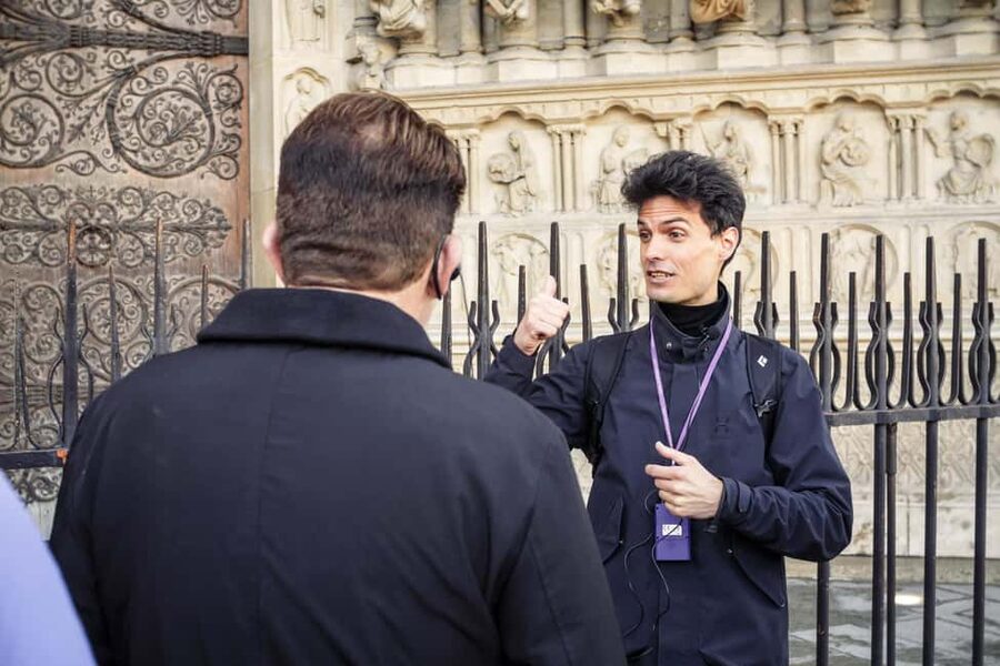 Paris: Notre Dame and Île de la Cité Walking Tour - Who should book this tour