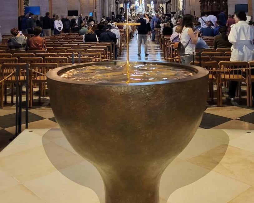 Paris: Notre Dame Exterior, Latin Quarter Tour and Pantheon - Latin Quarter streets: Saint Michel fountain, old alleys, and café history