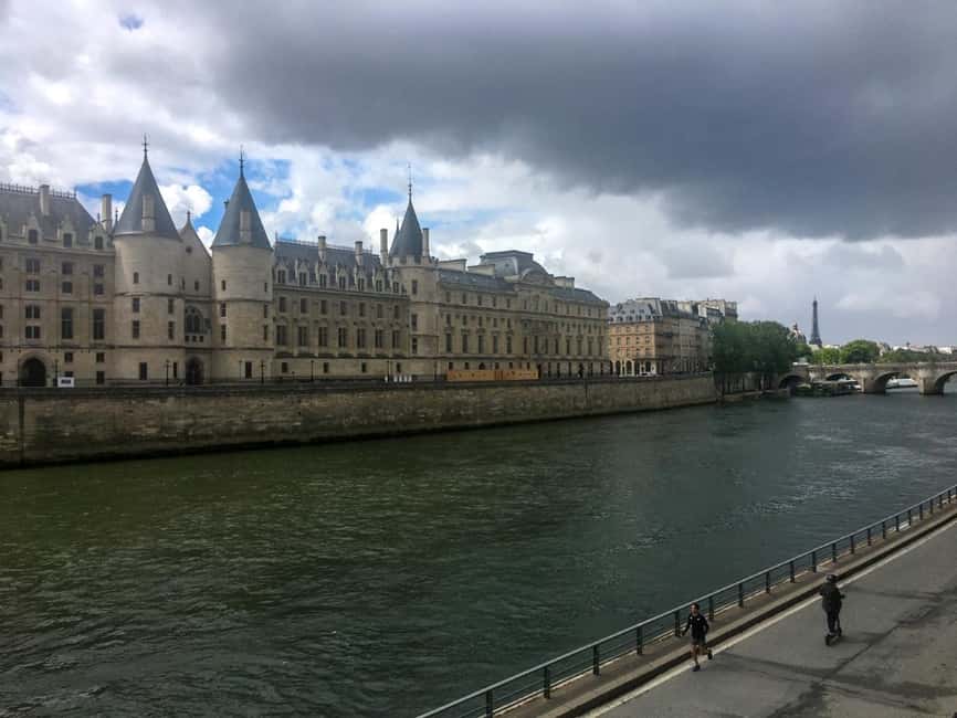 Paris: Notre Dame Exteriors and Ile de la Cité Walking Tour - Saint Michel Fountain: Photo-Friendly Sculptures and a Quick Cultural Anchor