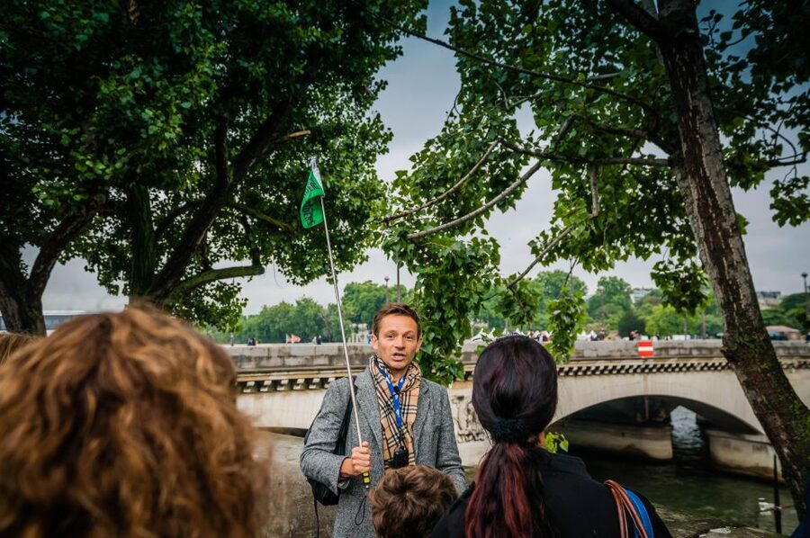 Paris: Notre Dame Outside Tour and Sainte Chapelle Ticket - Sainte-Chapelle with skip-the-line access: how to make your 45 minutes count