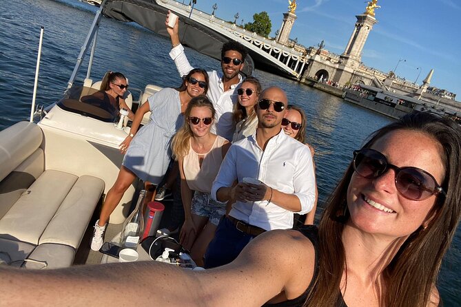 Paris on the Seine side: Magical private cruise - Comfort details that change the whole experience