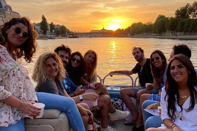 Paris on the Seine side: Magical private cruise - Captains and the tone of the ride: the human factor