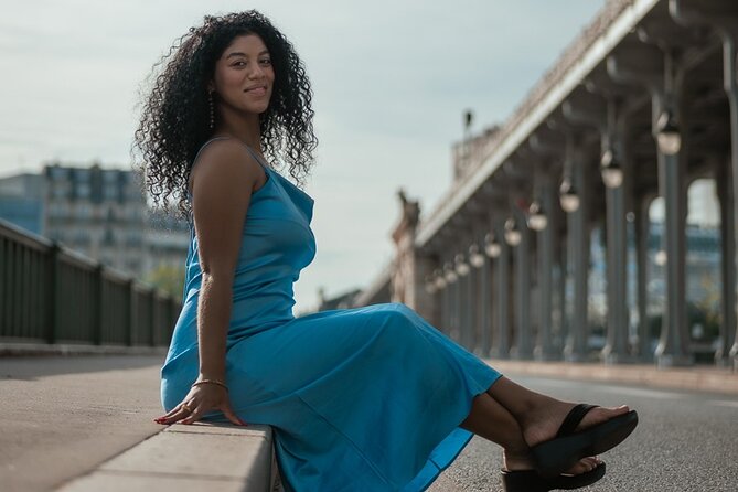 Paris One-Hour Private Photo Shoot - Louvre Option: Pyramid to Gardens for Clean, Elegant Photos