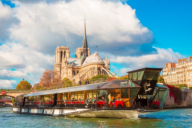 Paris - One Hour Seine River Cruise with Recorded Commentary - Crowds, Seating, And Photo Reality On a Moving Boat