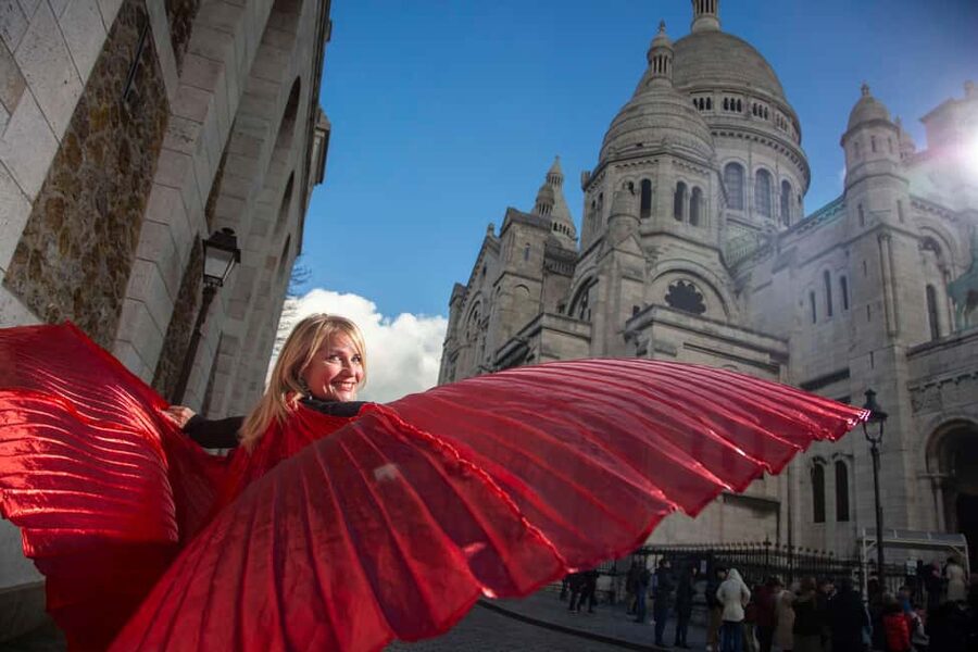 Paris: Opera Singer Guide in Montmartre - UNESCO-labeled Montmartre Enchanté, adapted from Enchanted Monuments
