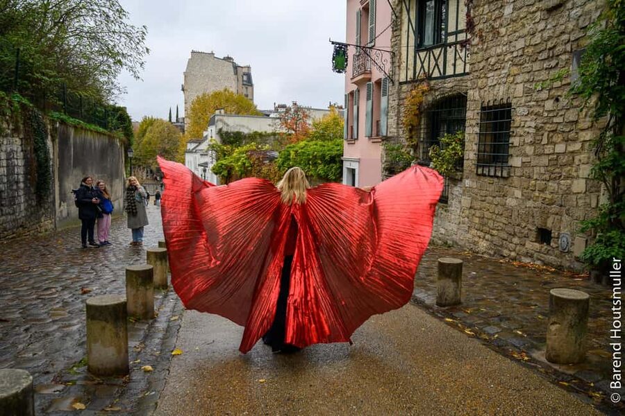 Paris: Opera Singer Guide in Montmartre - What happens from Abbesses to Sacré-Cœur, in real-life terms