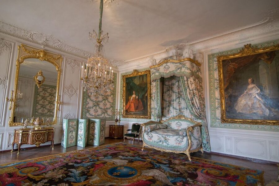 Paris: Palace of Versailles Ticket with Private Transfer - Crowds, Weather, and the Reality of a 6-Hour Plan