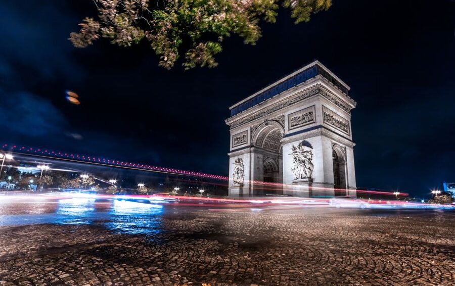 Paris: Panoramic Night Tour with Audio Guide and Host - Common problems to plan for before you go