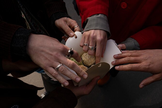 Paris: Pastries & Tragedies - A sweet tour of Montmartre - Meet your guide: why Loïk’s style matters