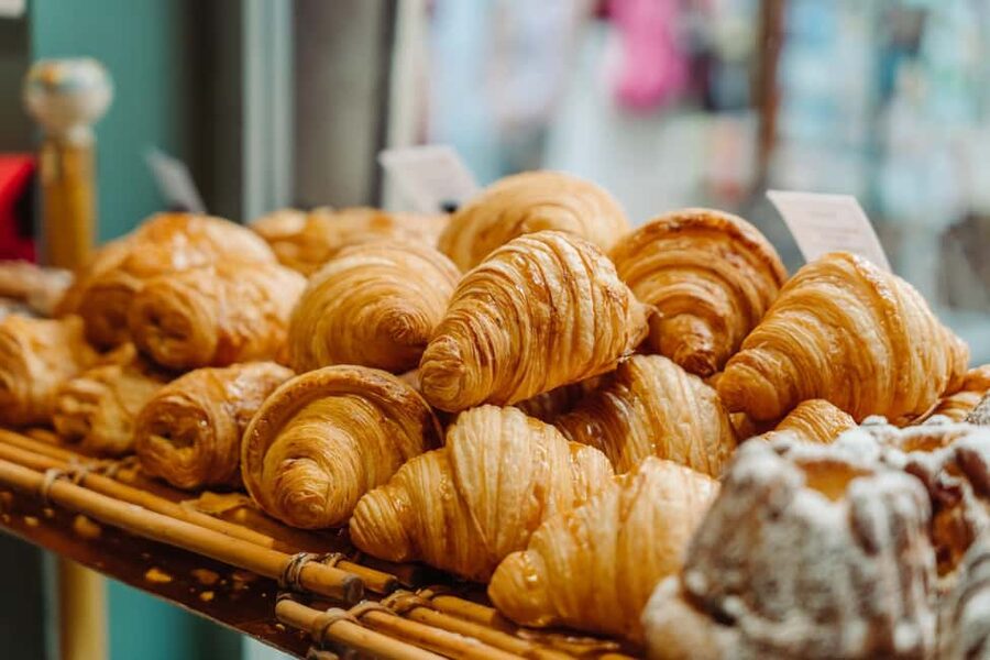 Paris: Pastry & Chocolate Walking Tour with Tastings - A 2.5-hour sweet loop through real Paris