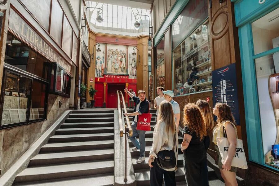 Paris: Pastry & Chocolate Walking Tour with Tastings - Price and value: what $90 buys you here