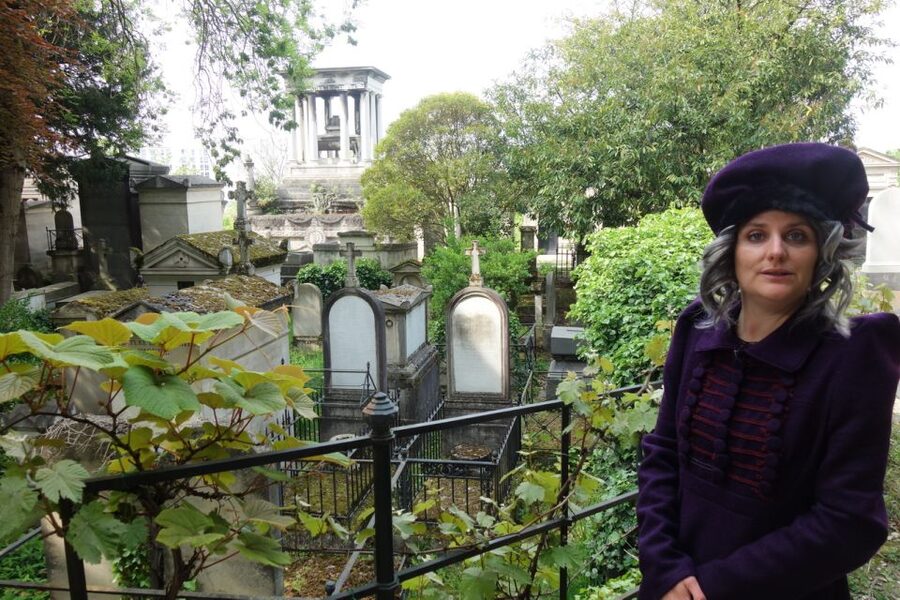 Paris: Père Lachaise Cemetery Guided by the Great Sibylle - The Tour’s Big Theme: Romance Meets Modern Burial Life
