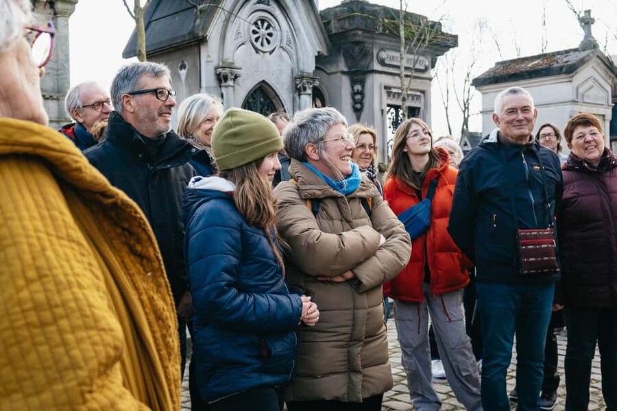 Paris: Pere Lachaise Cemetery Guided Tour - Père Lachaise: an open-air museum that’s also a work of art