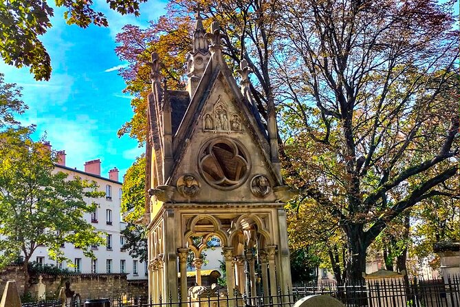 Paris Pere Lachaise Cemetery Small Group Guided Tour - Price and value: what you are really paying for
