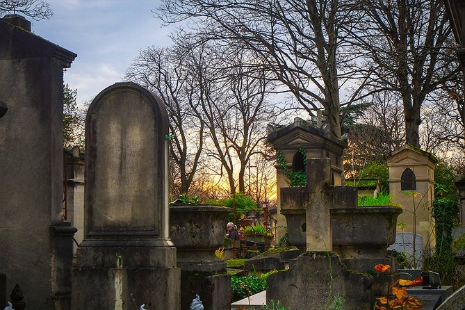 Paris Pere Lachaise Cemetery Small Group Guided Tour - Should you book the Paris Père Lachaise Small Group Guided Tour?